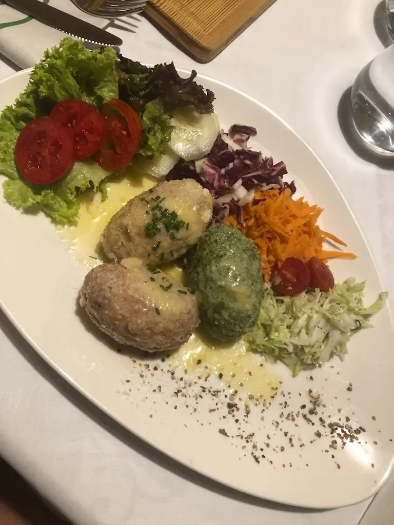 Nicholas_Gasthof Zum weissen Rössl_Sarentino_review