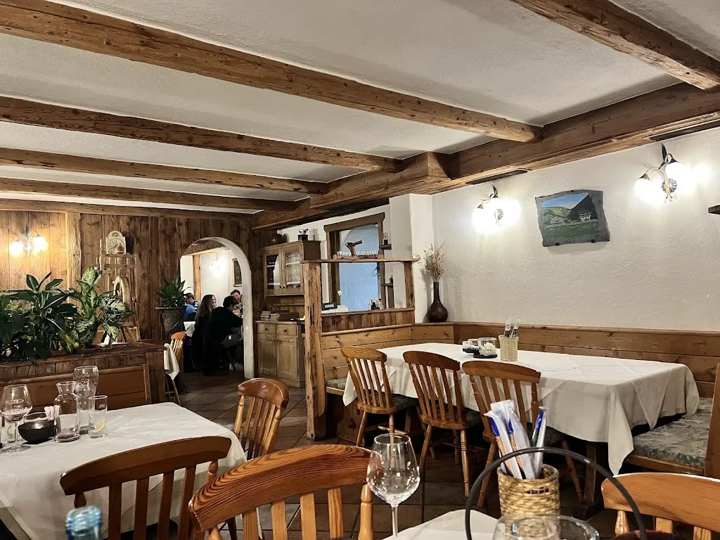 Pizzeria Santer Hof restaurant in Sarentino