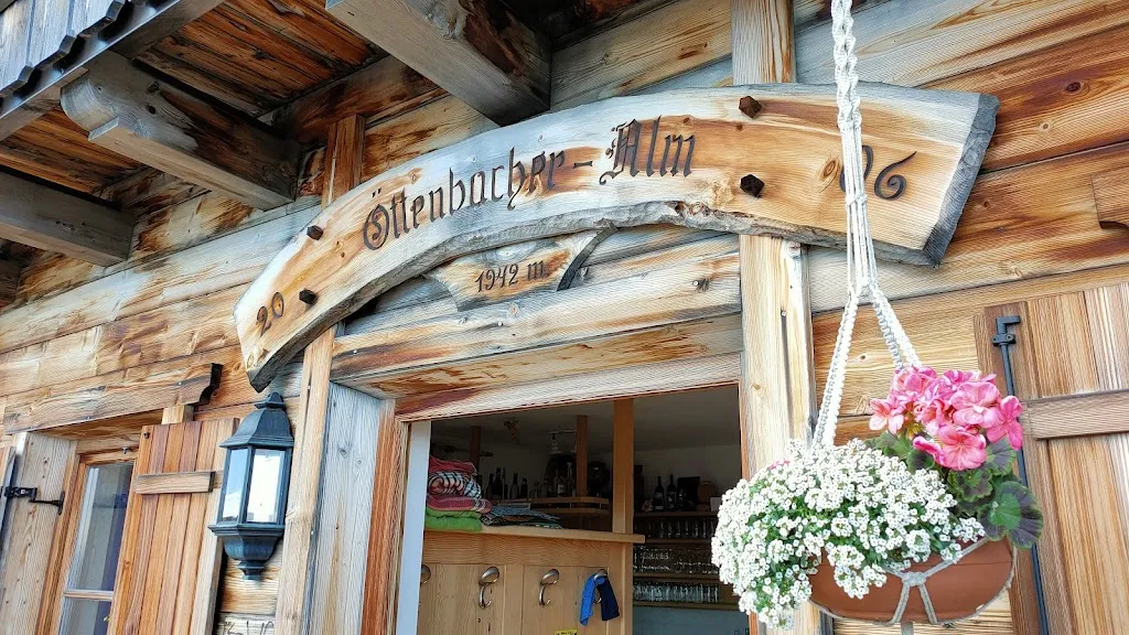 Öttenbacher Alm restaurant in Sarentino