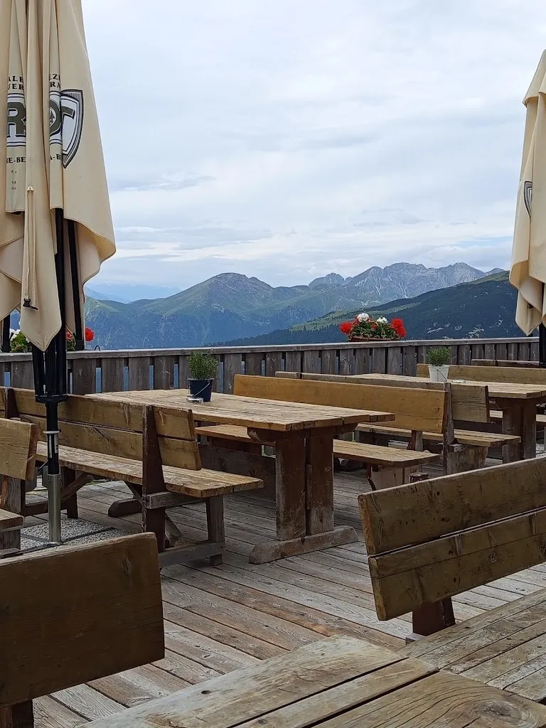 Pfnatschalm restaurant in Sarentino