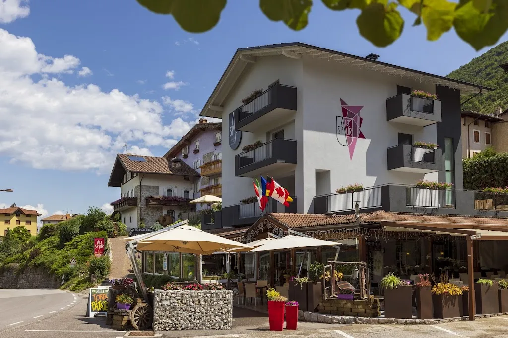 Alt Spaur - Hotel restaurant in Spormaggiore
