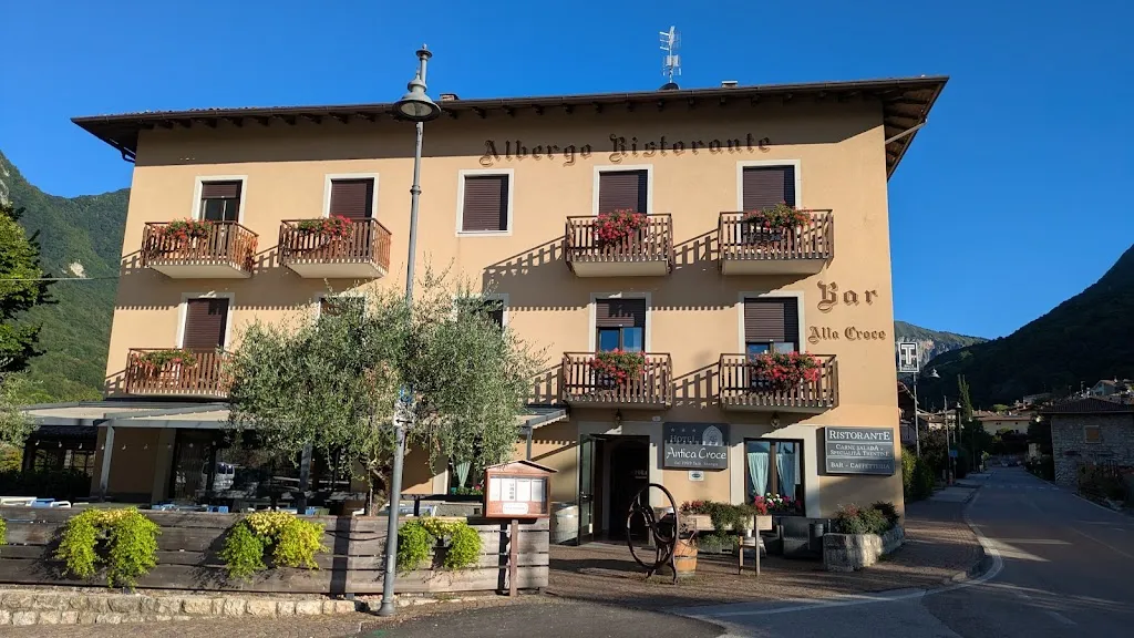 Ristorante Antica Croce - Carne Salada e piatti tipici - autentica cucina tradizionale di Tenno_Tenno_slider_image_3