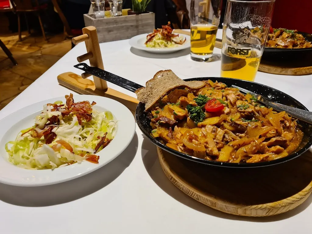 Beate Bohr_Restaurant Mondschein_Sesto_review