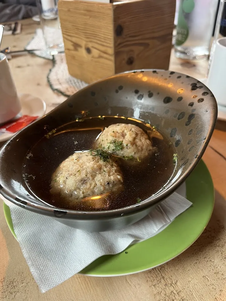 Sofiya Olshanskaya_Hahnspielhütte - Rifugio Gallo Cedrone_Sesto_review