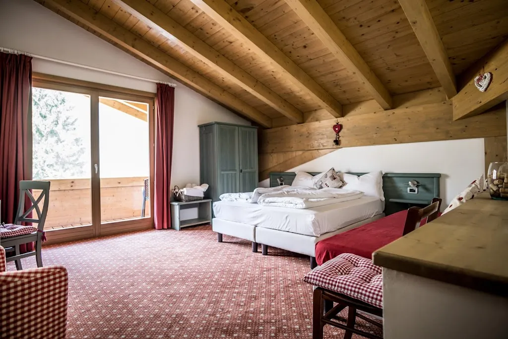 Hotel Garnì Le Vallene_Terlago_slider_image_3