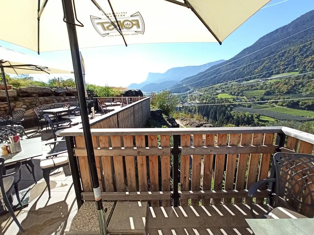 Gasthaus Hippolyt restaurant in Tesimo