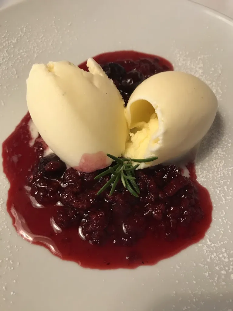 Alessandro C_Buschenschank Oberlegar_Terlano_review