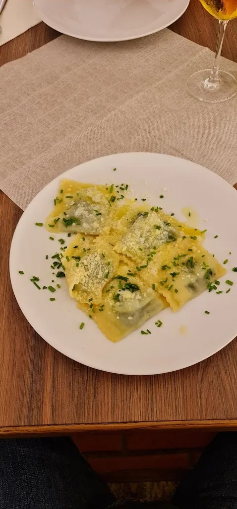 Gasthaus Hochbrunner restaurant in Terlano