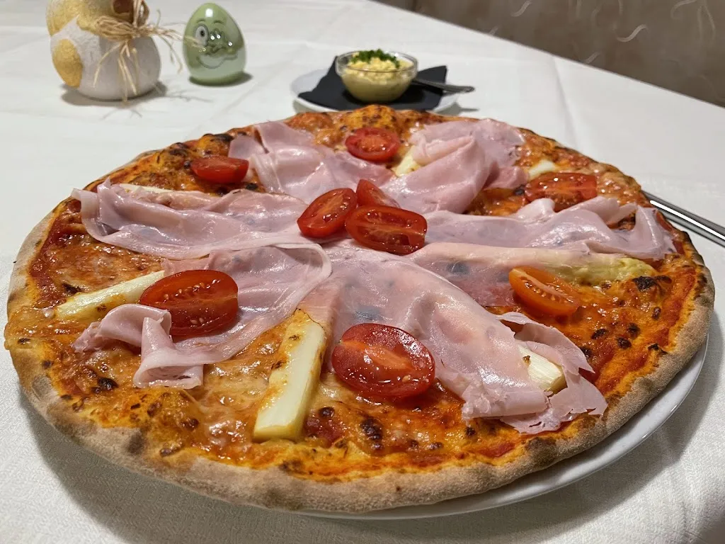 Zur Mühle restaurant in Trodena