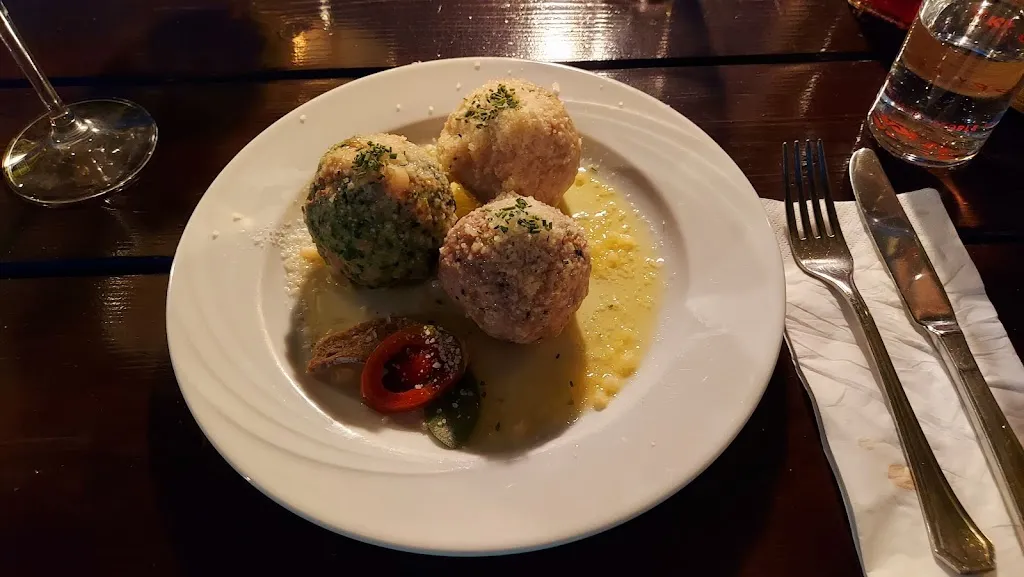 Thomas Unvericht_Kastelaz Keller_Termeno_review