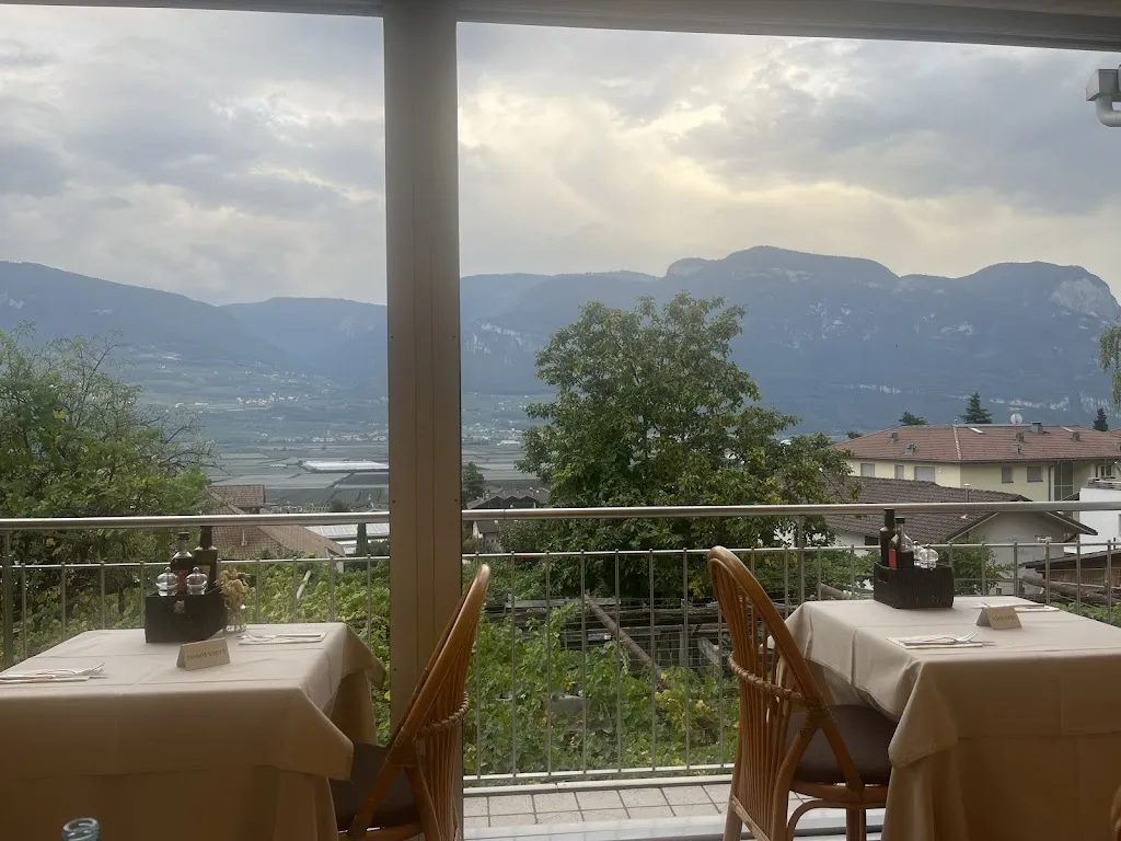 James Topping_PERNHOF Restaurant Pizzeria_Termeno_review