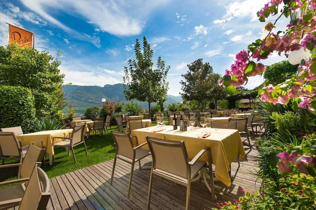 PERNHOF Restaurant Pizzeria restaurant in Termeno