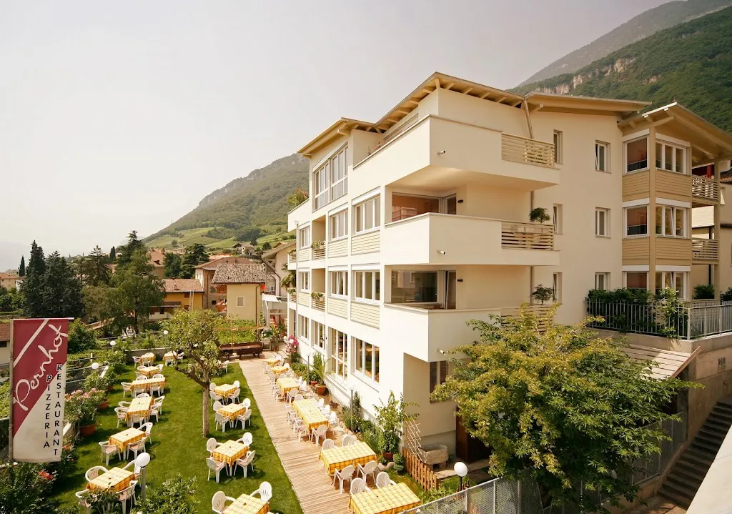 Pernhof restaurant in Termeno