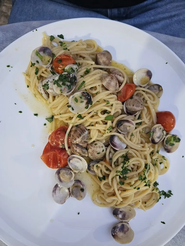 romina Florens_Vetus Vallum Pizzeria_Manfredonia_review