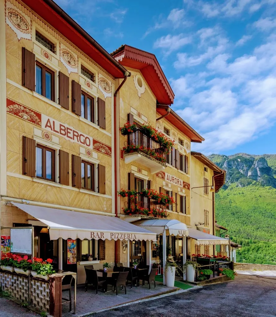 Albergo Aurora_Vallarsa_slider_image_1