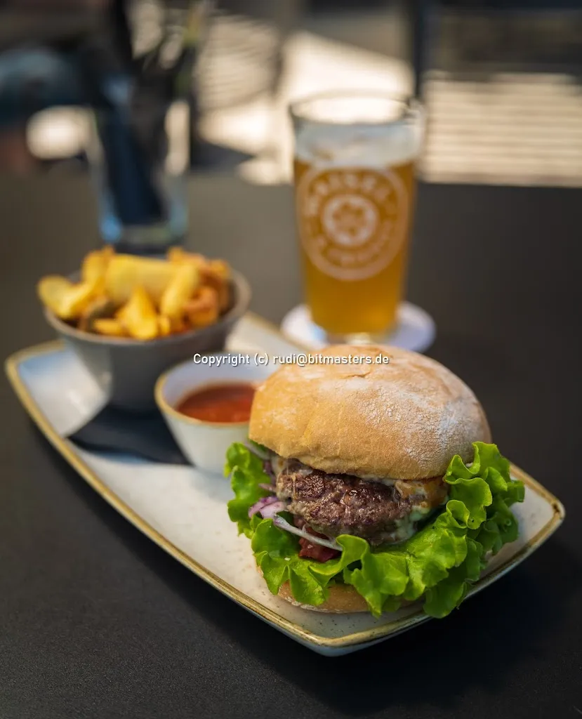 Rudi-Dan Brandl_pims Burger & more Capriz_Vandoies - Vintl_review