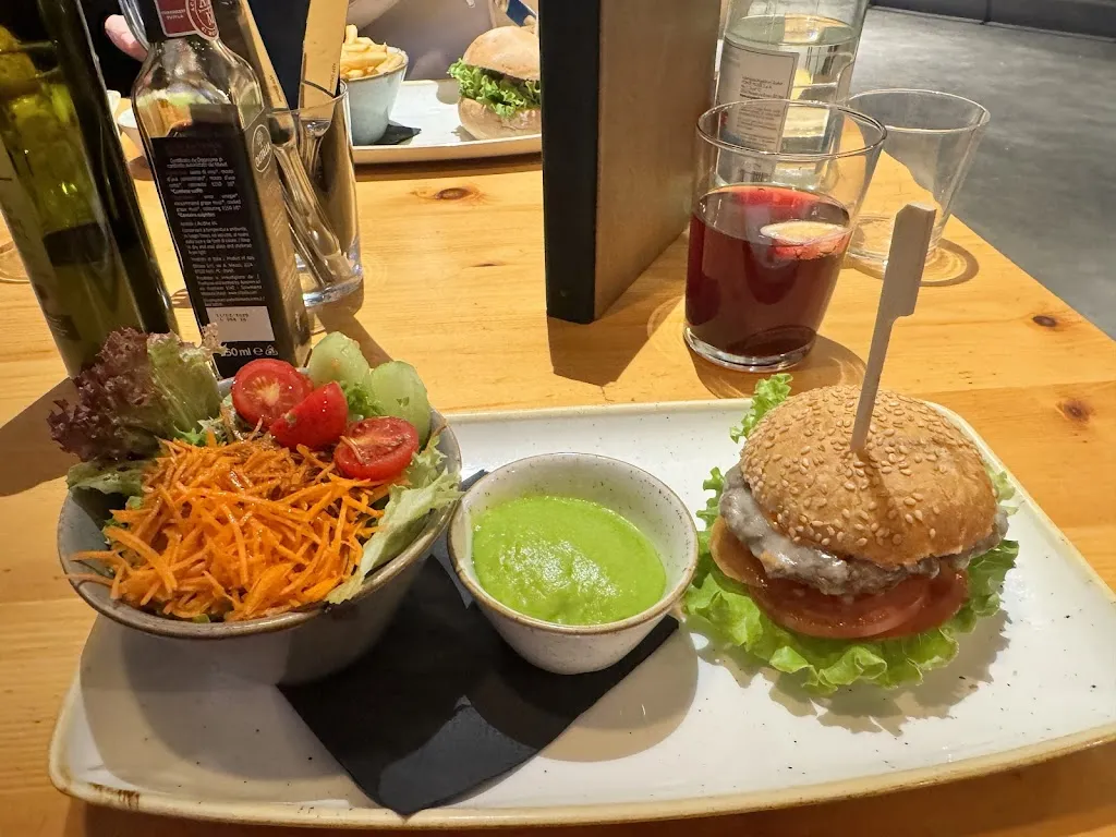 pims Burger & more Capriz_Vandoies - Vintl_slider_image_3