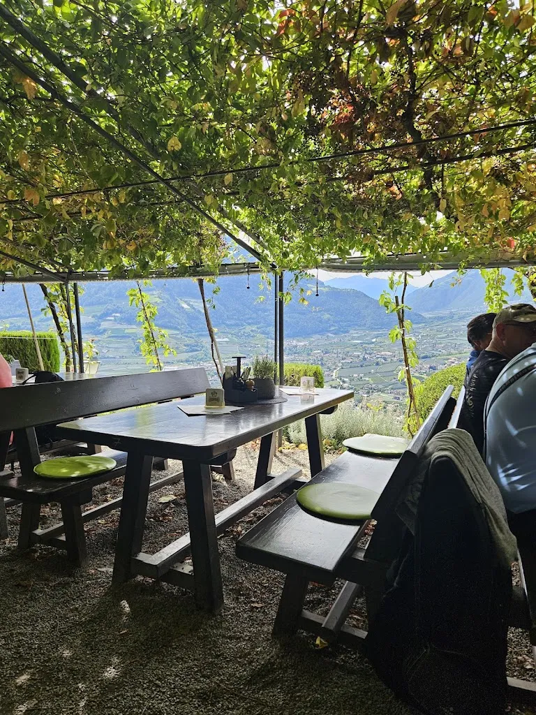 Biergarten Tirol restaurant in Tirolo