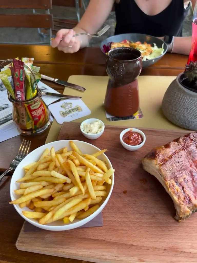 Biergarten Tirol_Tirolo_slider_image_2