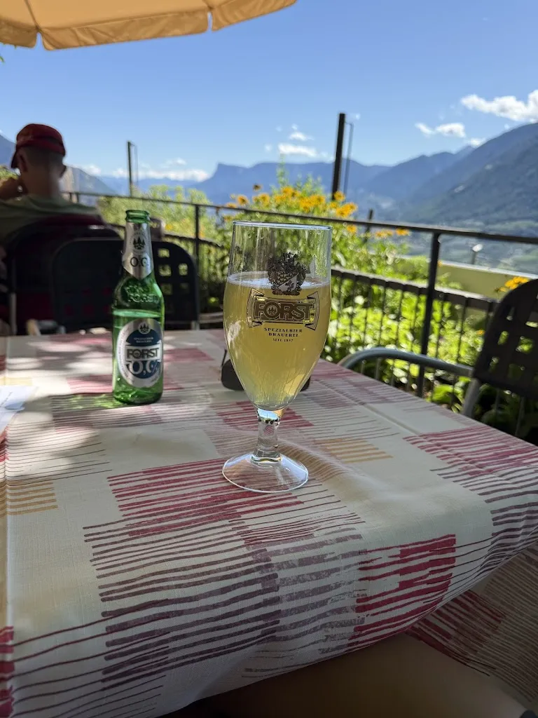 Hannah Siegel_Gasthaus Schloss Tirol_Tirolo_review