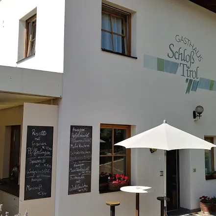 Gasthaus Schloss Tirol_Tirolo_slider_image_1