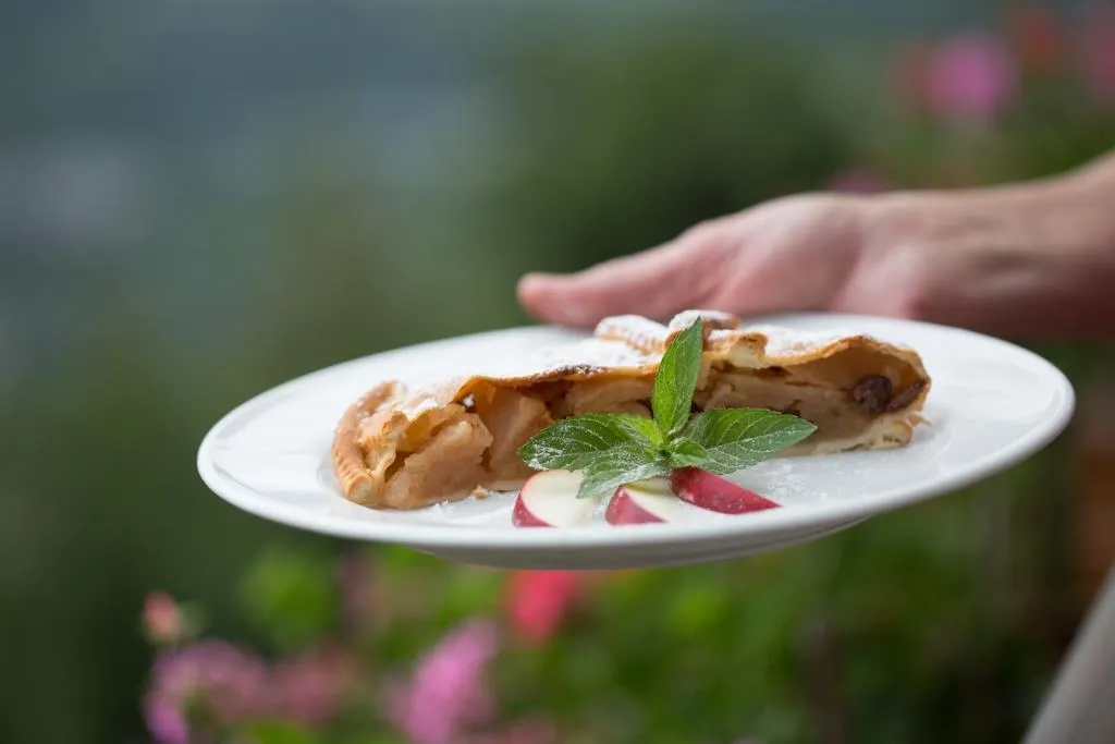 Schneeweisshof_Tirolo_slider_image_2