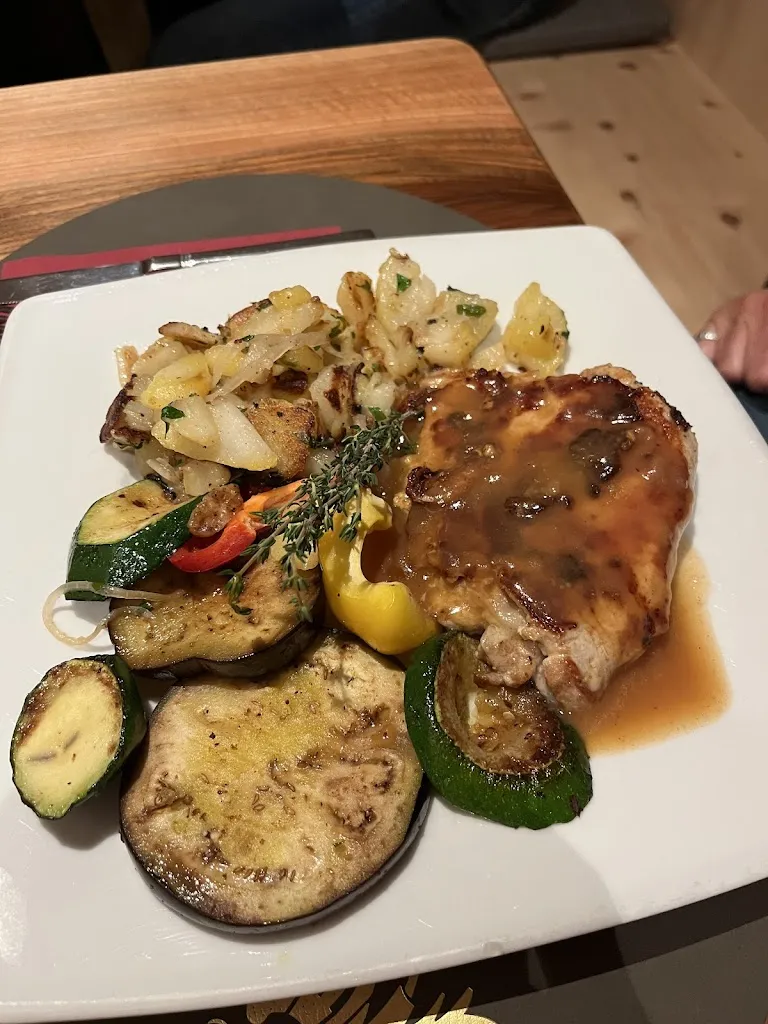 Petra_Gasthof Restaurant Zum Tiroler Adler_Tirolo_review