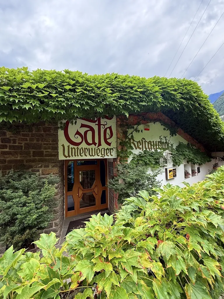 Cafè Restaurant Unterweger_Tirolo_slider_image_1