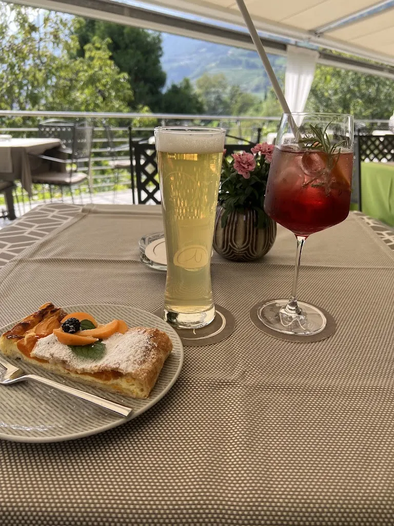 Cafè Restaurant Unterweger_Tirolo_slider_image_3