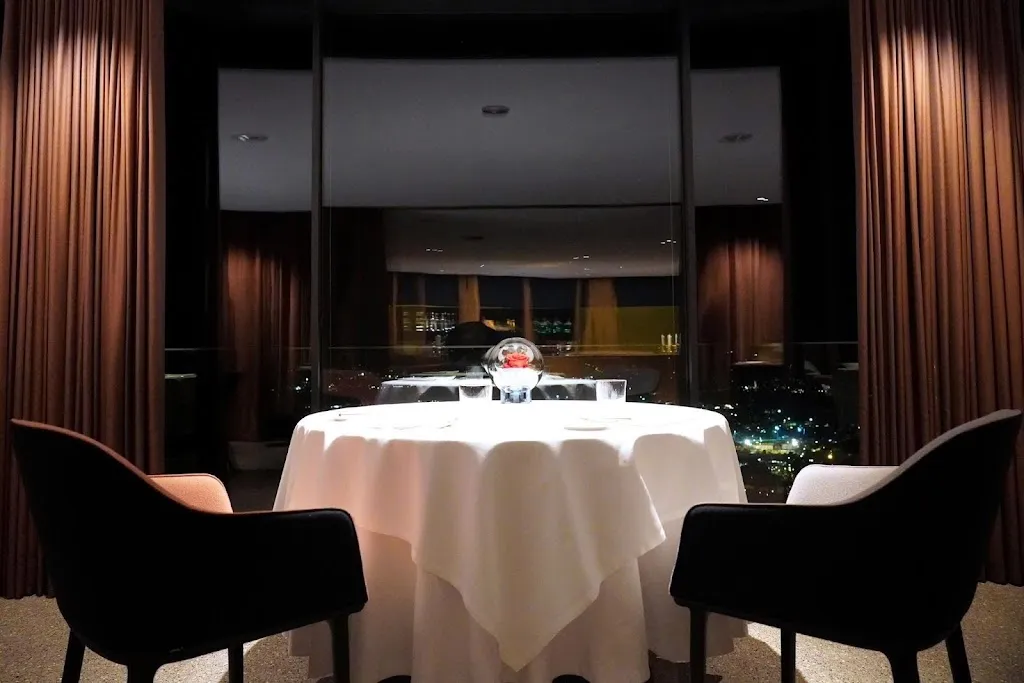 Castel fine dining_Tirolo_slider_image_3