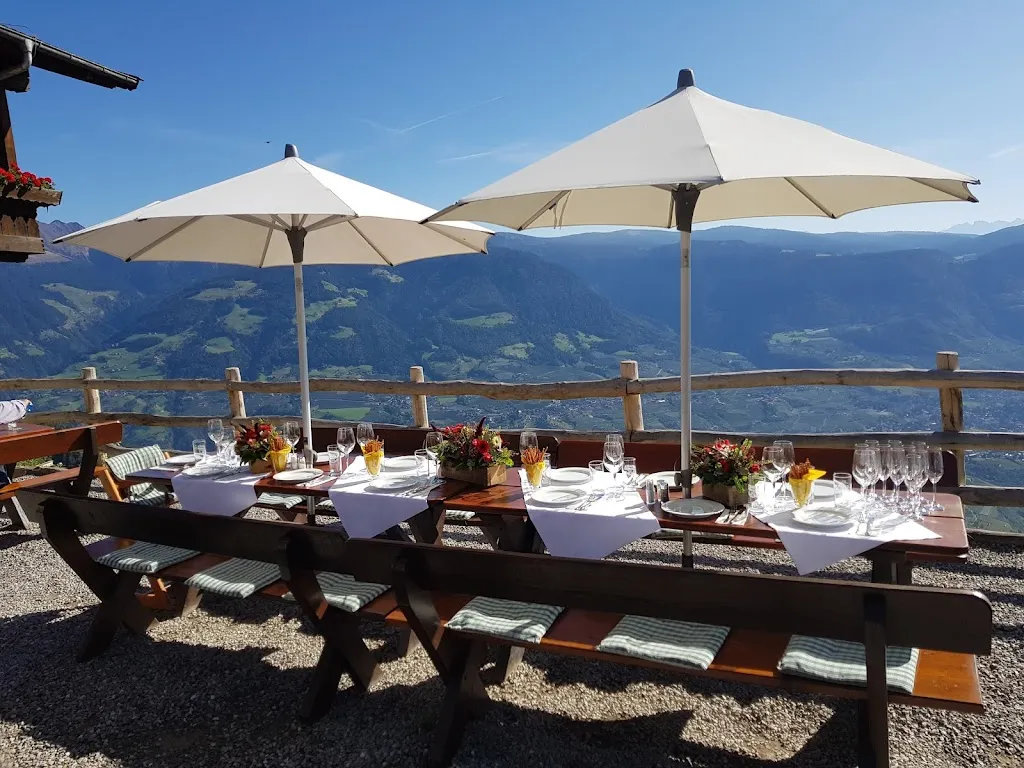 Gasthof Hochmuth restaurant in Tirolo