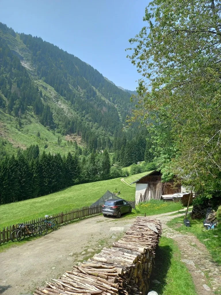 Anne Hesketh_Gasthaus Longfall_Tirolo_Bewertung