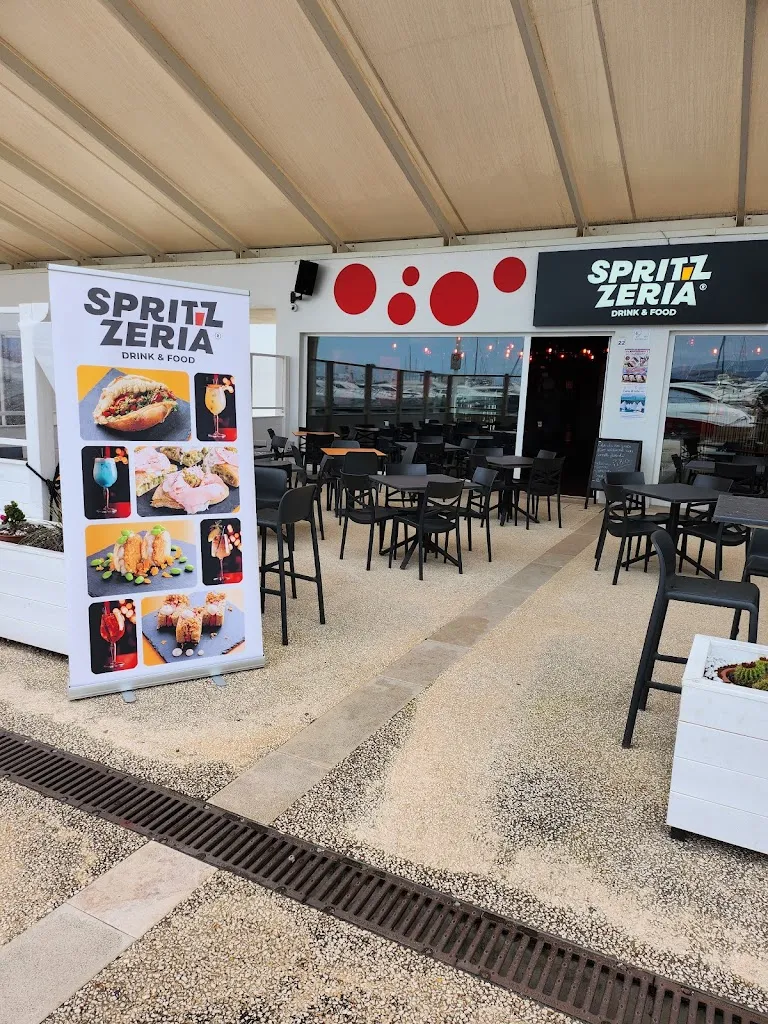 Spritzzeria Manfredonia restaurant in Manfredonia