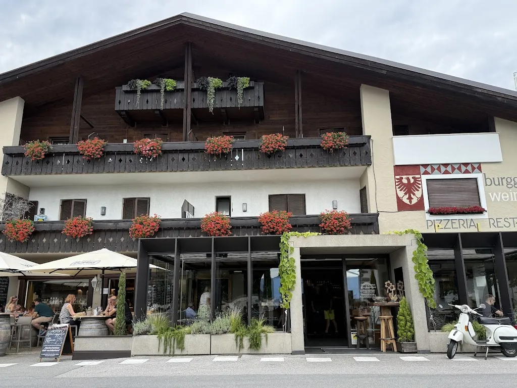 Burggräfler restaurant in Tirolo