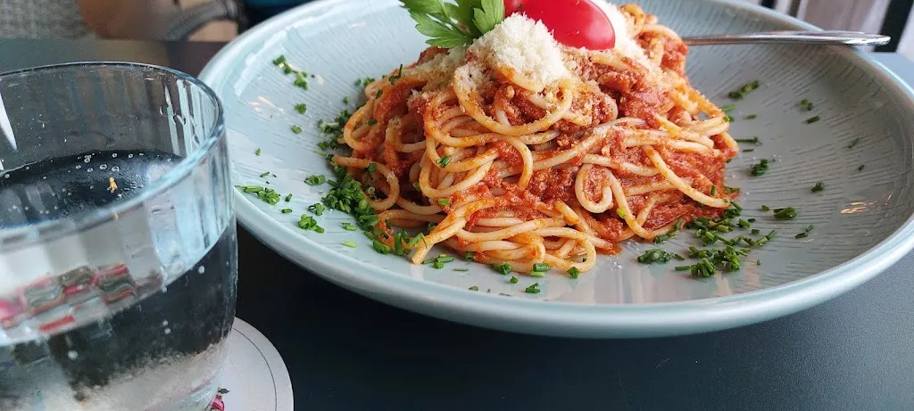 Michael Dibbets_Lindenwirt_Tirolo_review