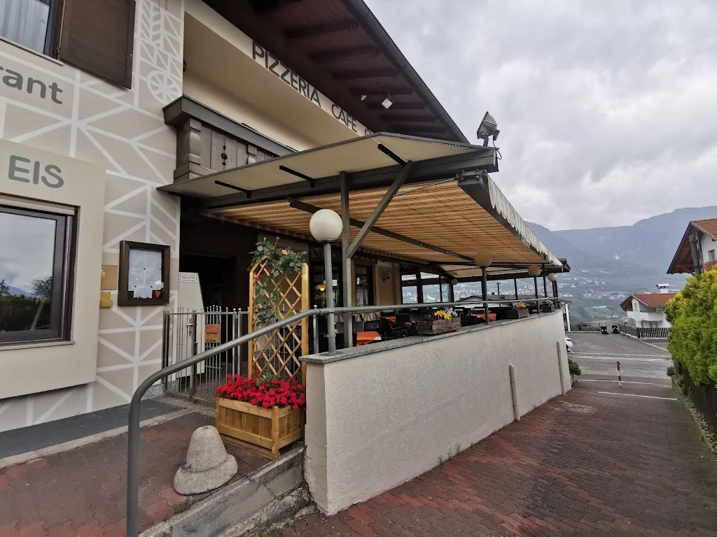 Pizzeria Restaurant Café Sparber_Tirolo_slider_image_1