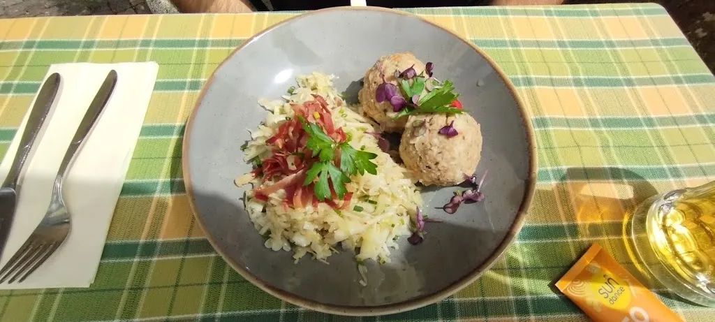 Nelleke van der Lei_Schloss Thurnstein_Tirolo_review