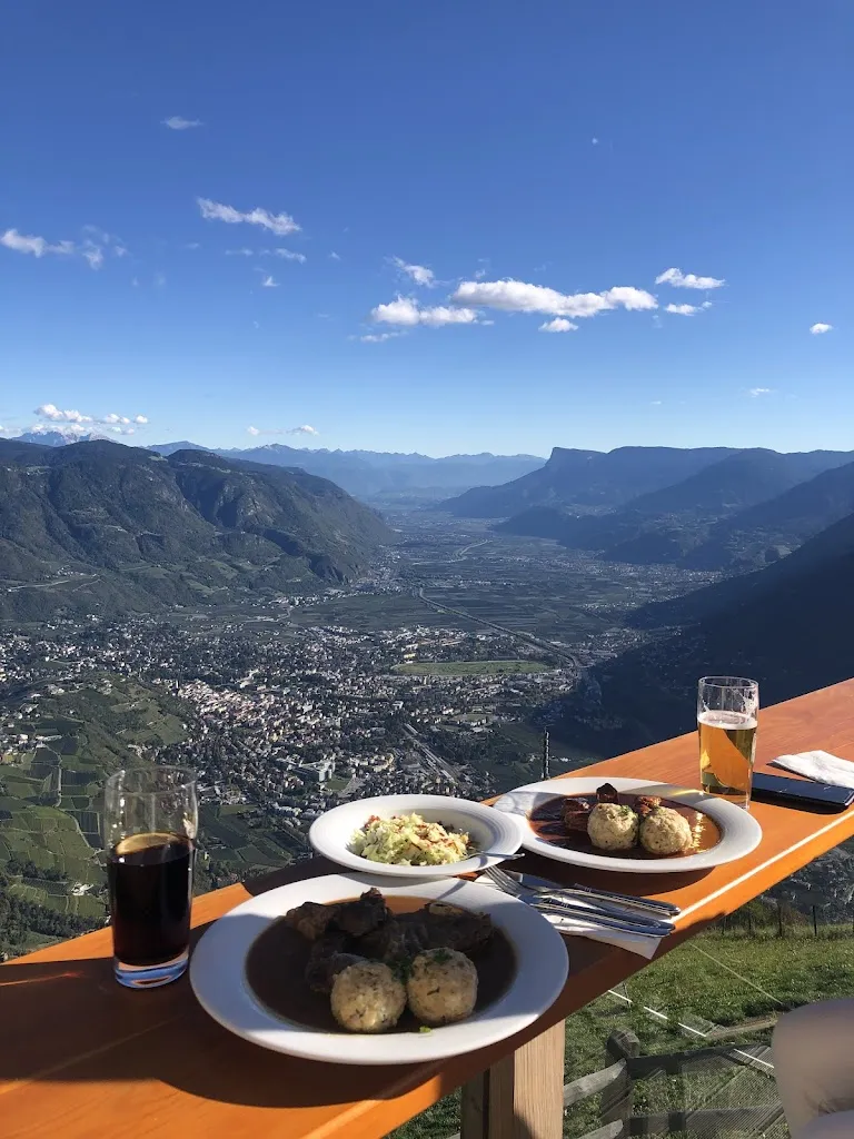 Berggasthof Oberhochmuthof_Tirolo_slider_image_3