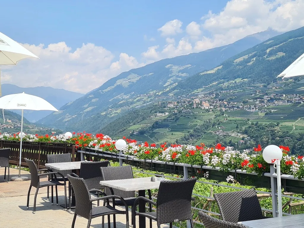 Schneeburghof restaurant in Tirolo