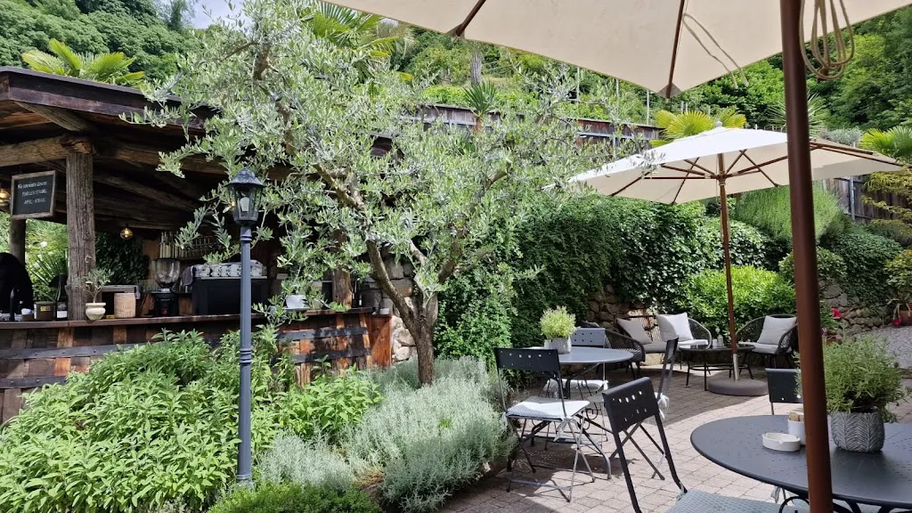 Rolf A. Pira_Fischer's Hofschank_Tirolo_Bewertung