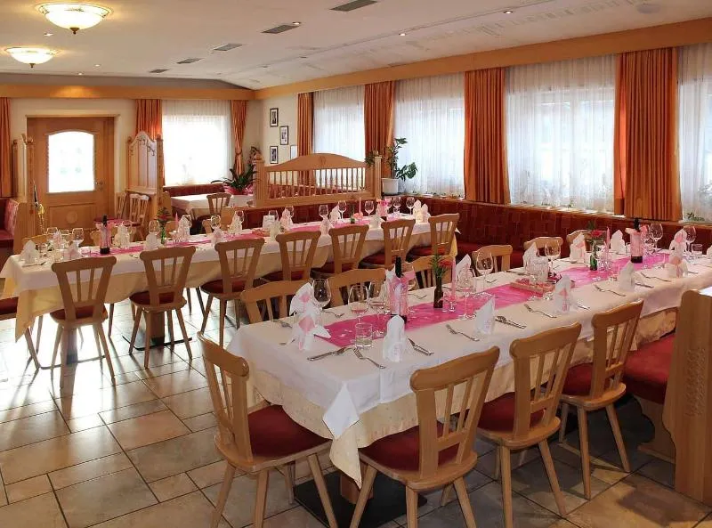 Albergo Kircherwirt Pensione-Ristorante restaurant in Valle di Casies - Gsies