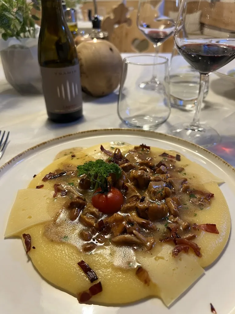 Nicolò Moccia_Reia Stubm_Valle di Casies - Gsies_review