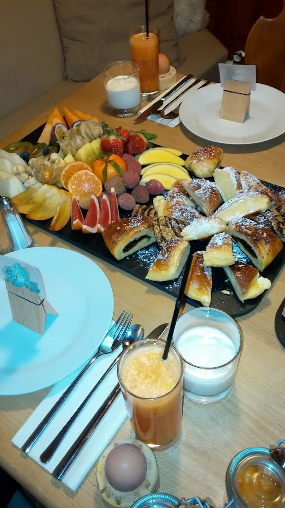 Christian P._Gartencafe Tonig Bar_Velturno_review