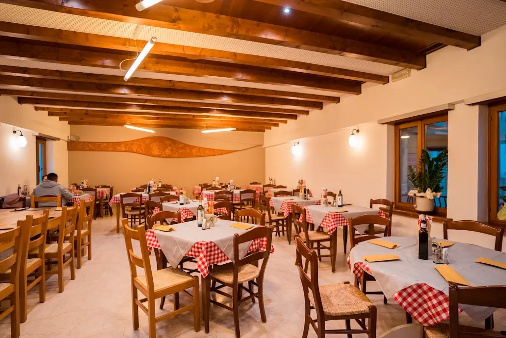 LEON D'ORO da Demis - bar, pizzeria, ristorante, alloggio_Verla_slider_image_1