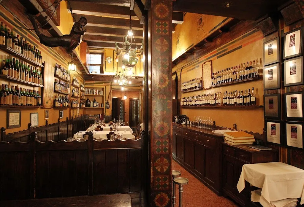 Antica Bottega del Vino restaurant in Verano - Voeran