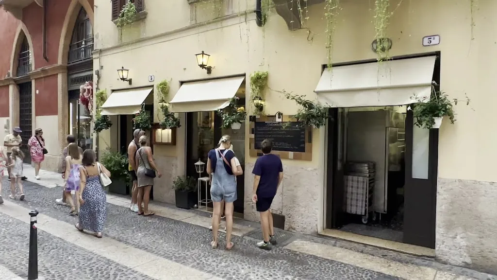 Il Vicoletto Trattoria_Verano - Voeran_slider_image_3