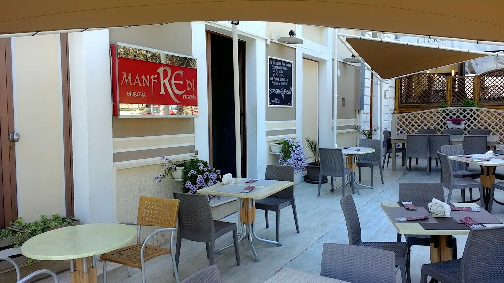 Pizzeria Re Manfredi Restaurant in Manfredonia