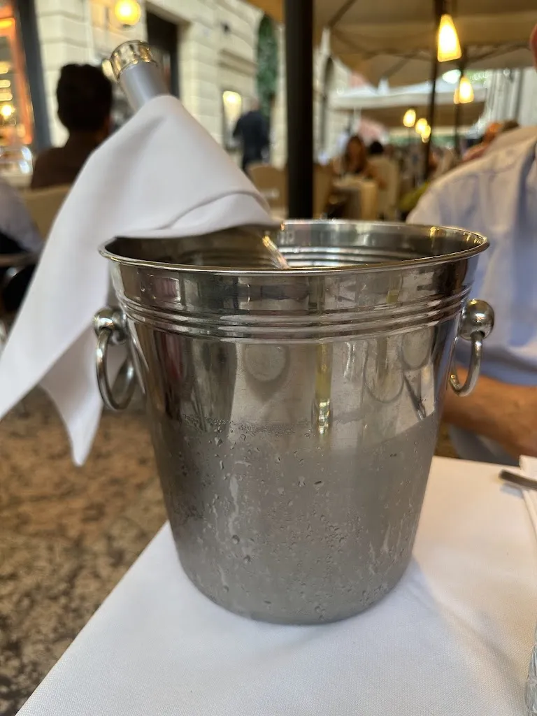 Ian Jones_Ristorante Nastro Azzurro_Verano - Voeran_Bewertung