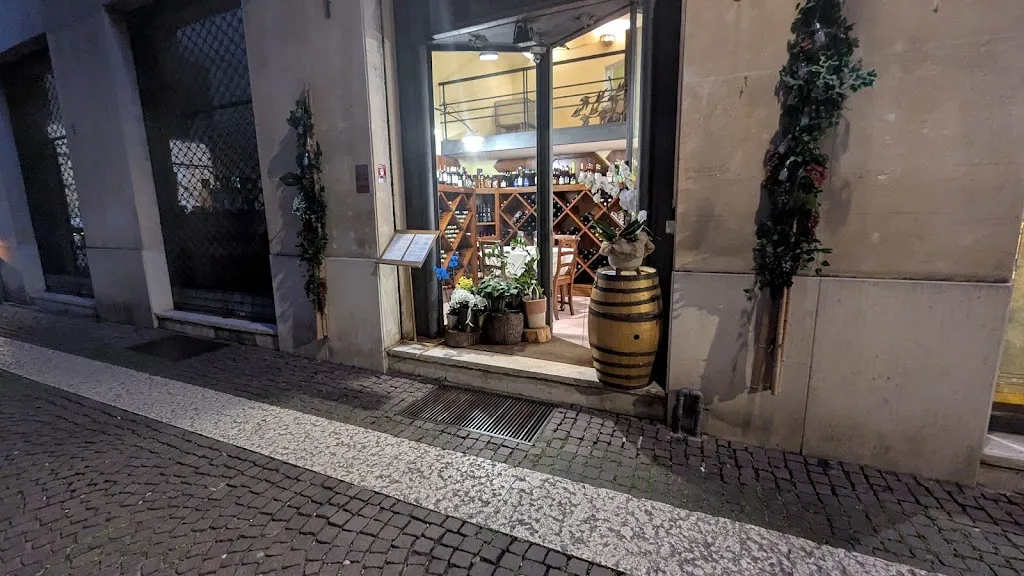 Enocibus Al Pomo D'Oro restaurant in Verano - Voeran