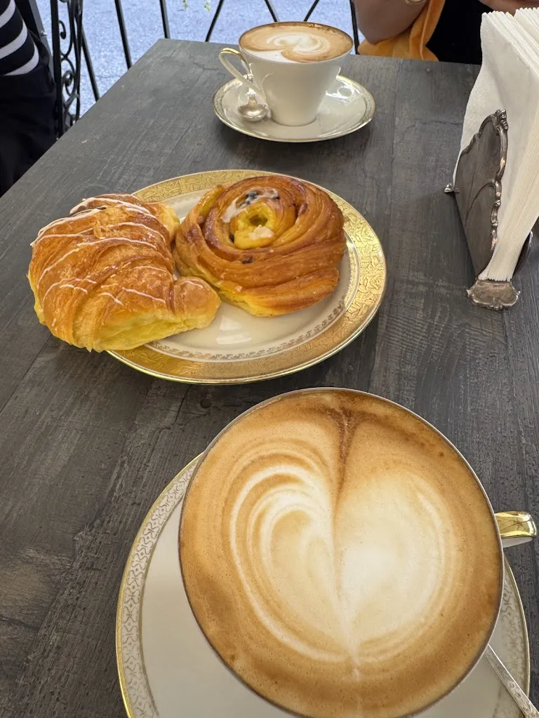 J Marc_Café Carducci_Verano - Voeran_review